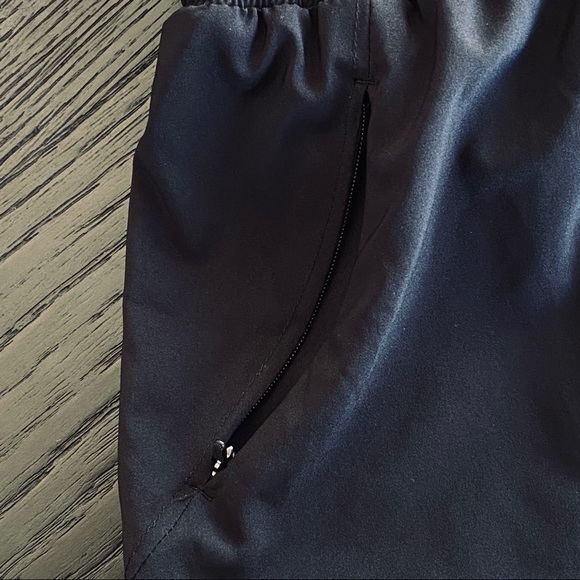 All in Motion Running Shorts•SZ Large•zip pocket•never worn - Picture 2 of 4